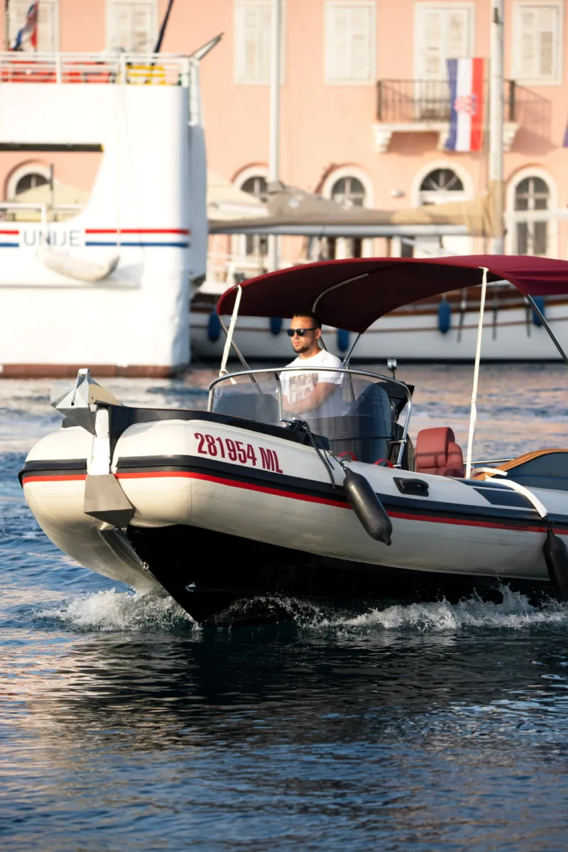 Modern speed boat available for rent in Mali Lošinj, Croatia.