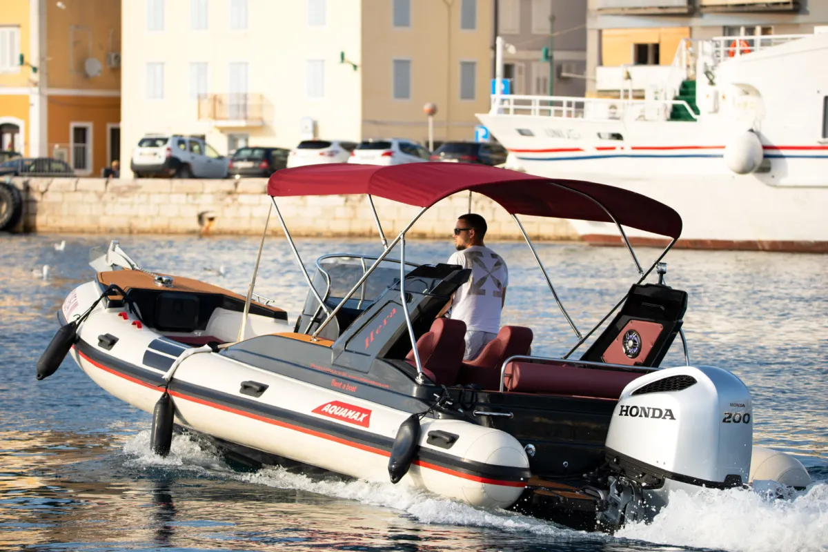 Premium boat rental in Mali Lošinj for exploring the Adriatic coast.